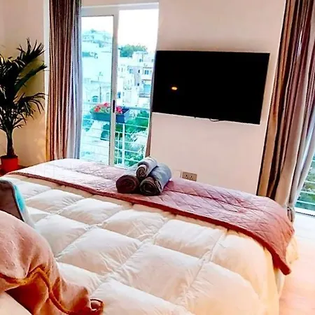 Apartamento Stunning Beachfront In St Julians *