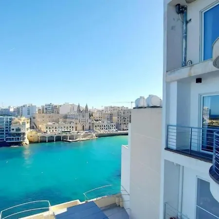 Апартаменты Stunning Beachfront In St Julians