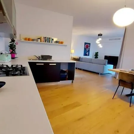 Апартаменты Stunning Beachfront In St Julians Сент Джулианс